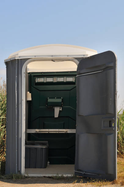 Porta potty delivery and setup in Wellsville, OH